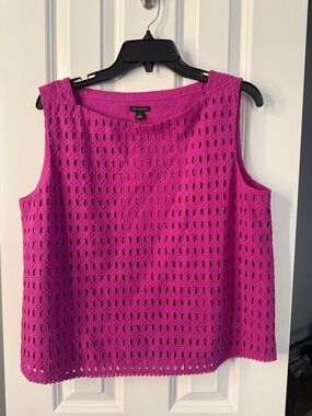 Ann Taylor Magenta Eyelet Sleeveless Tank